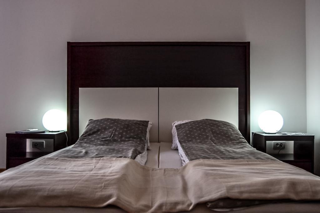 Modena Apartments Нови Сад Стая снимка