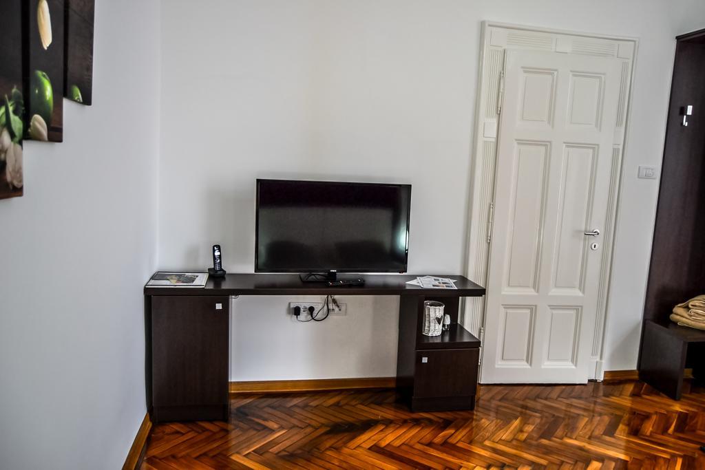 Modena Apartments Нови Сад Стая снимка