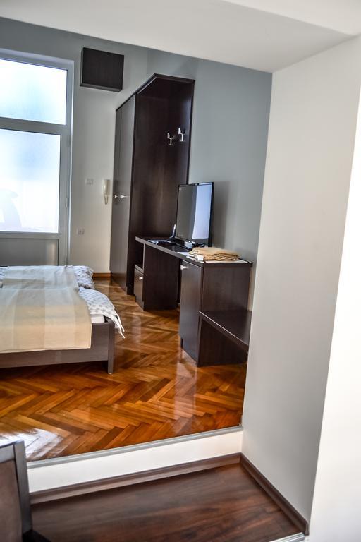 Modena Apartments Нови Сад Стая снимка