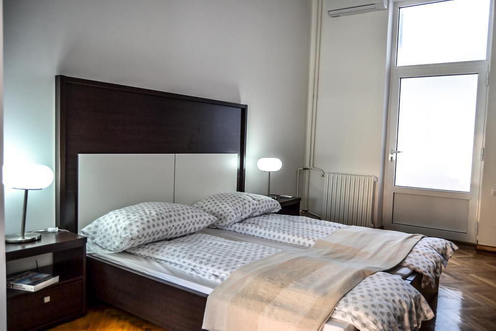 Modena Apartments Нови Сад Стая снимка