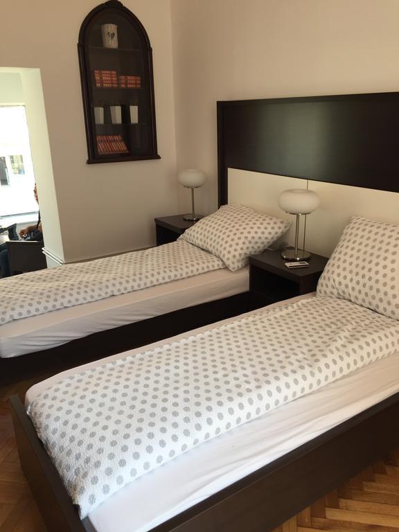 Modena Apartments Нови Сад Стая снимка